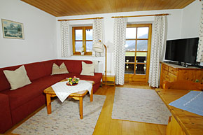 Im Wohnraum der Ferienwohnung.